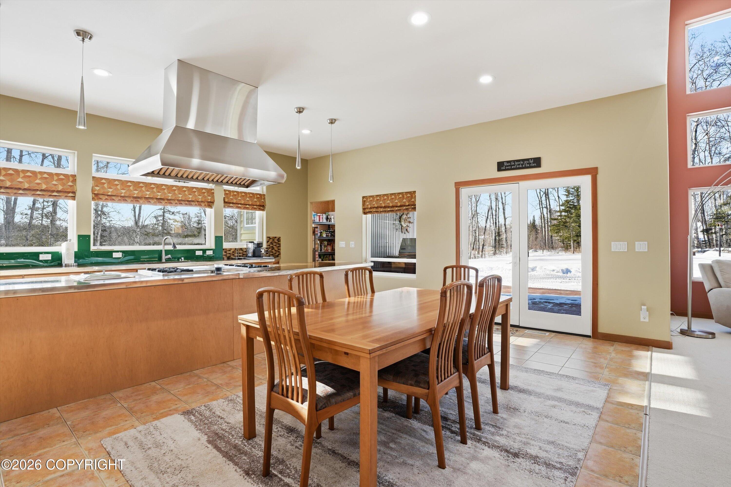 8115 N Highlander Loop