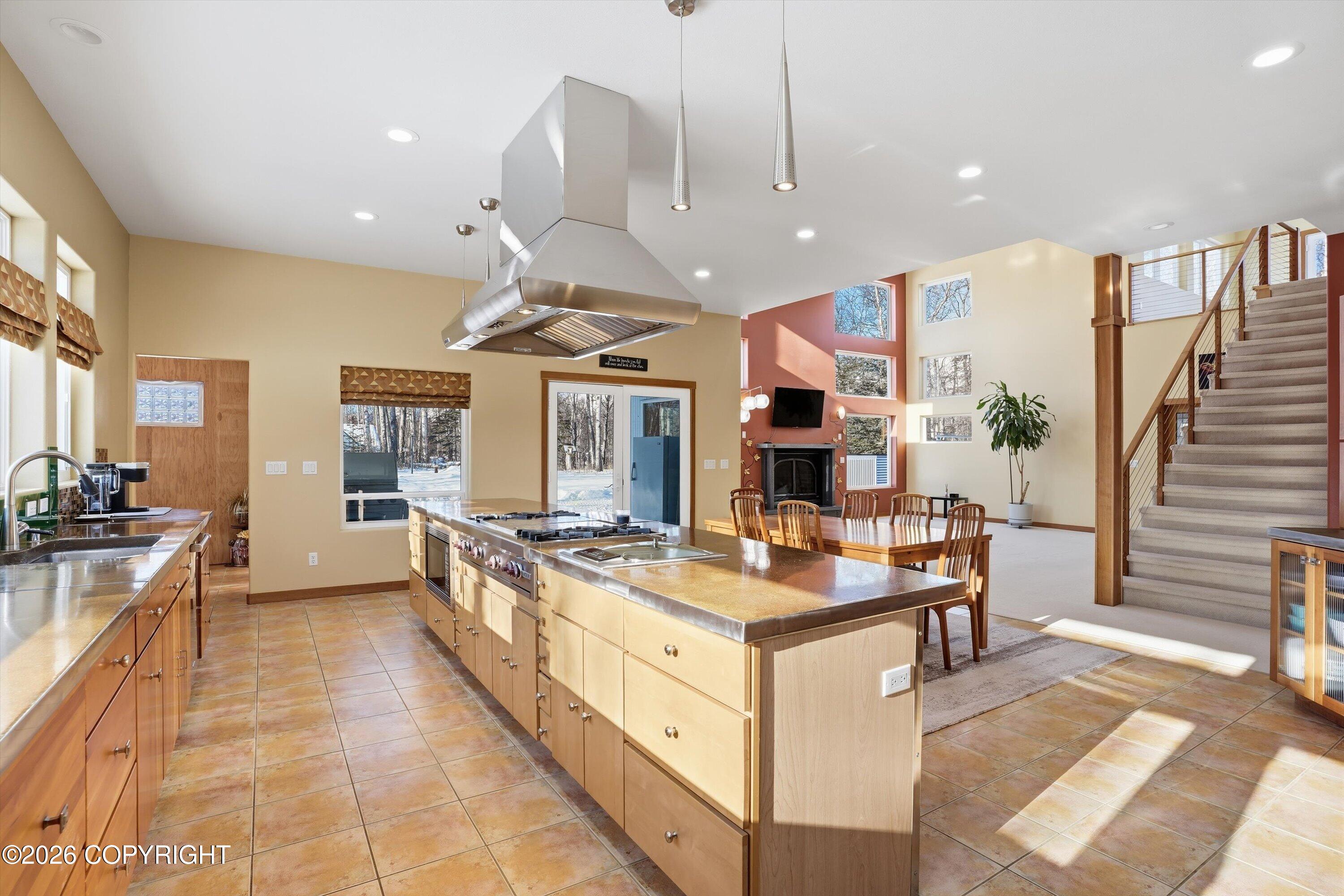 8115 N Highlander Loop