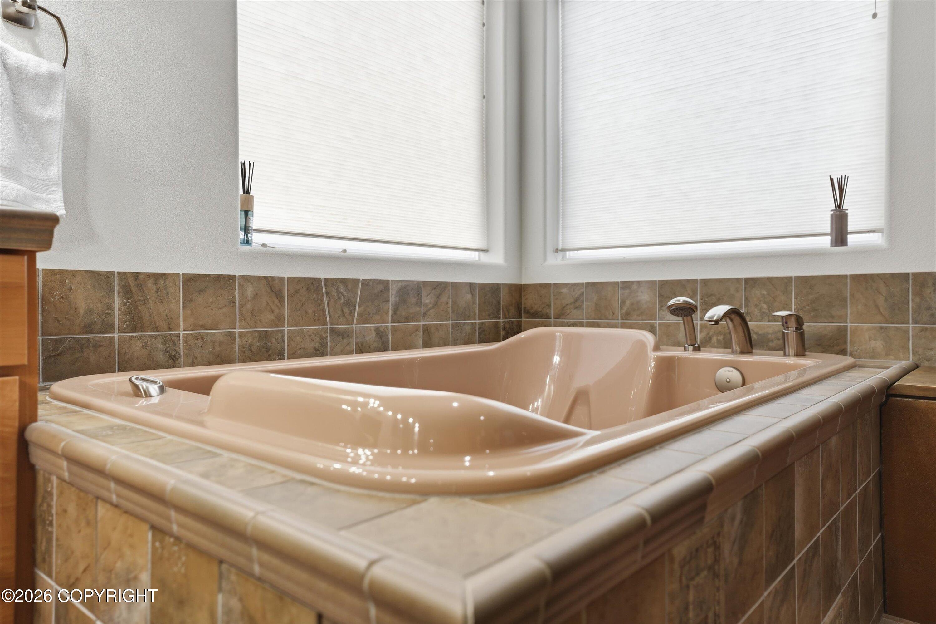 8115 N Highlander Loop