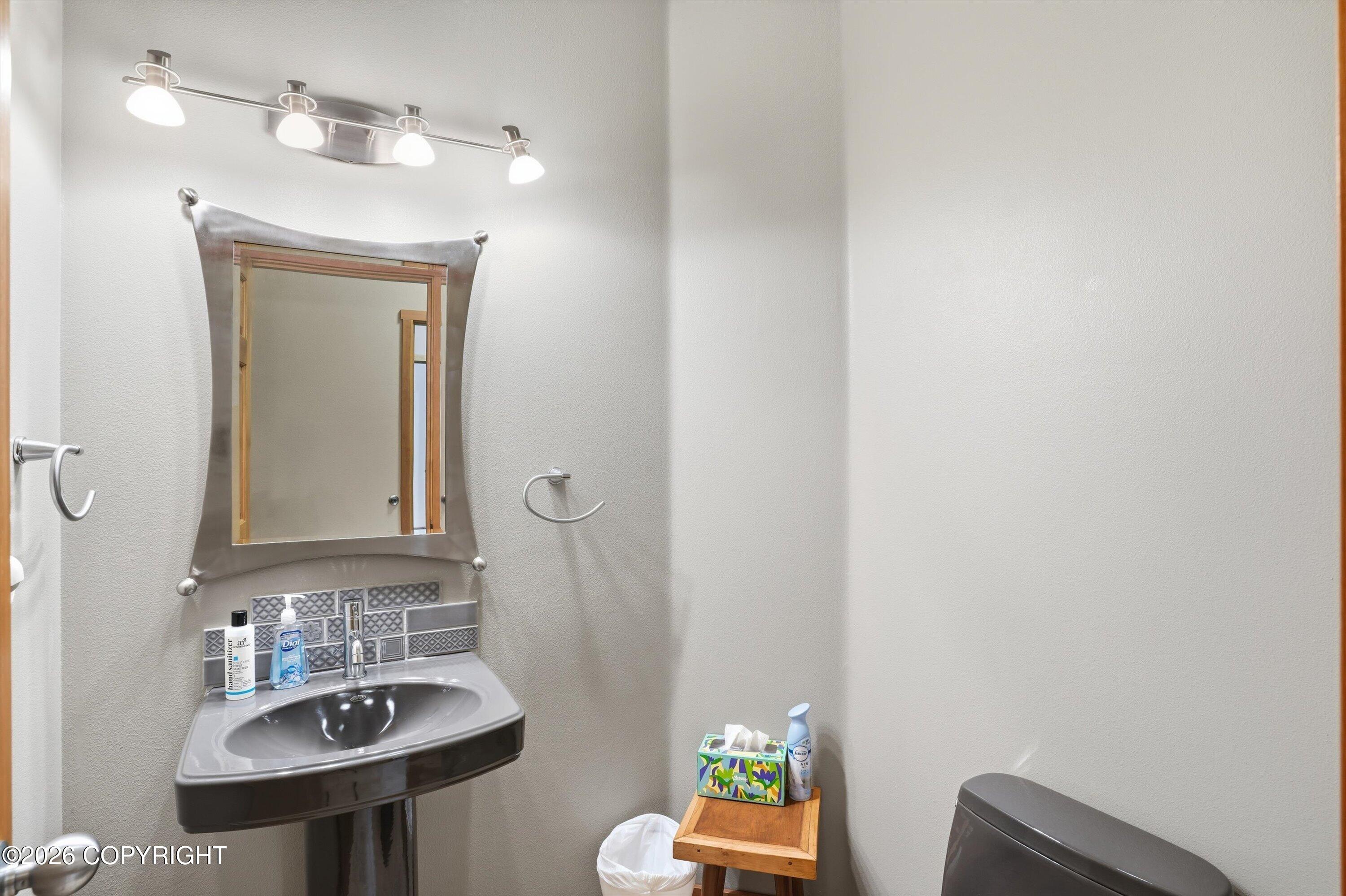 8115 N Highlander Loop