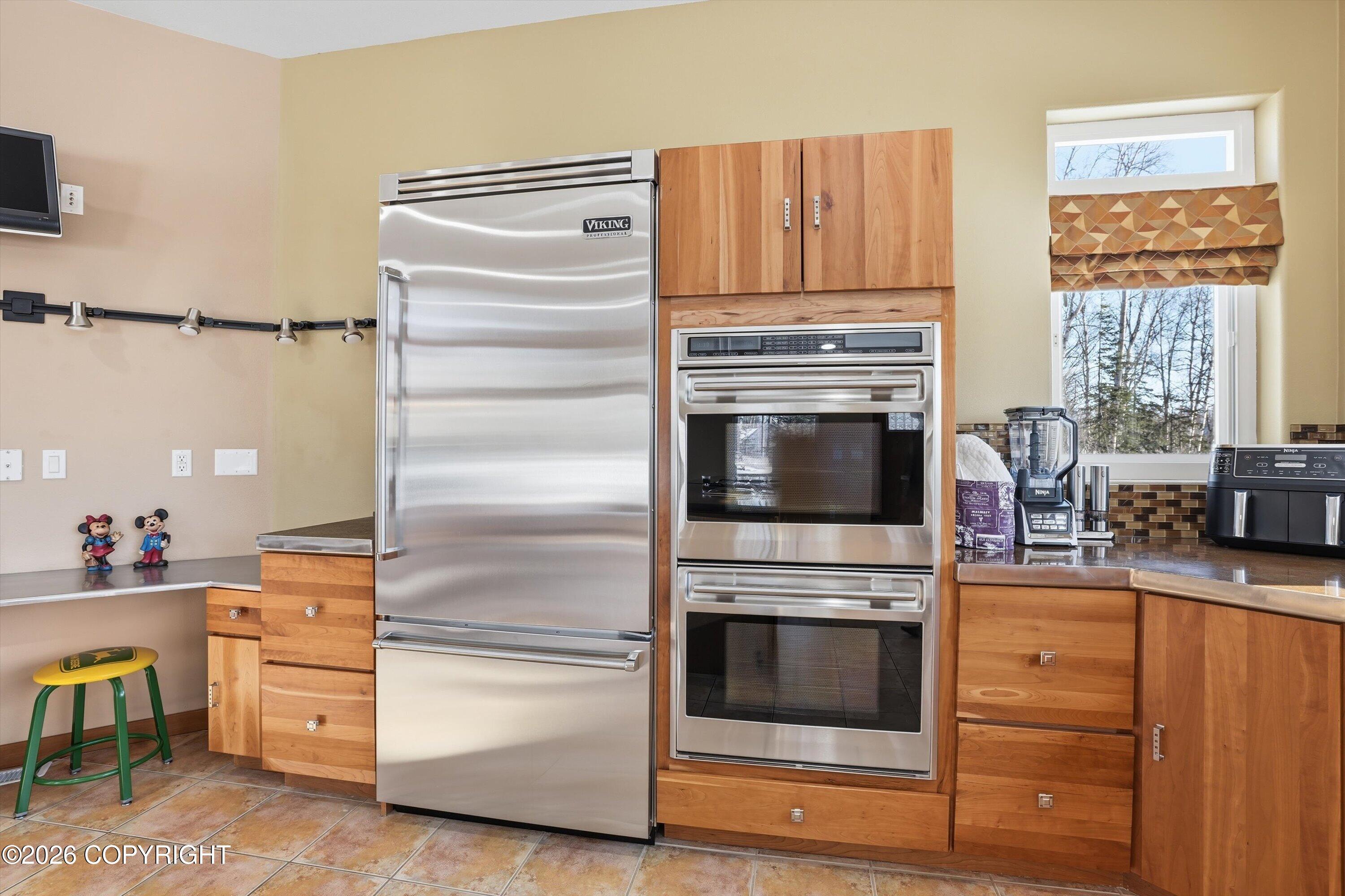 8115 N Highlander Loop