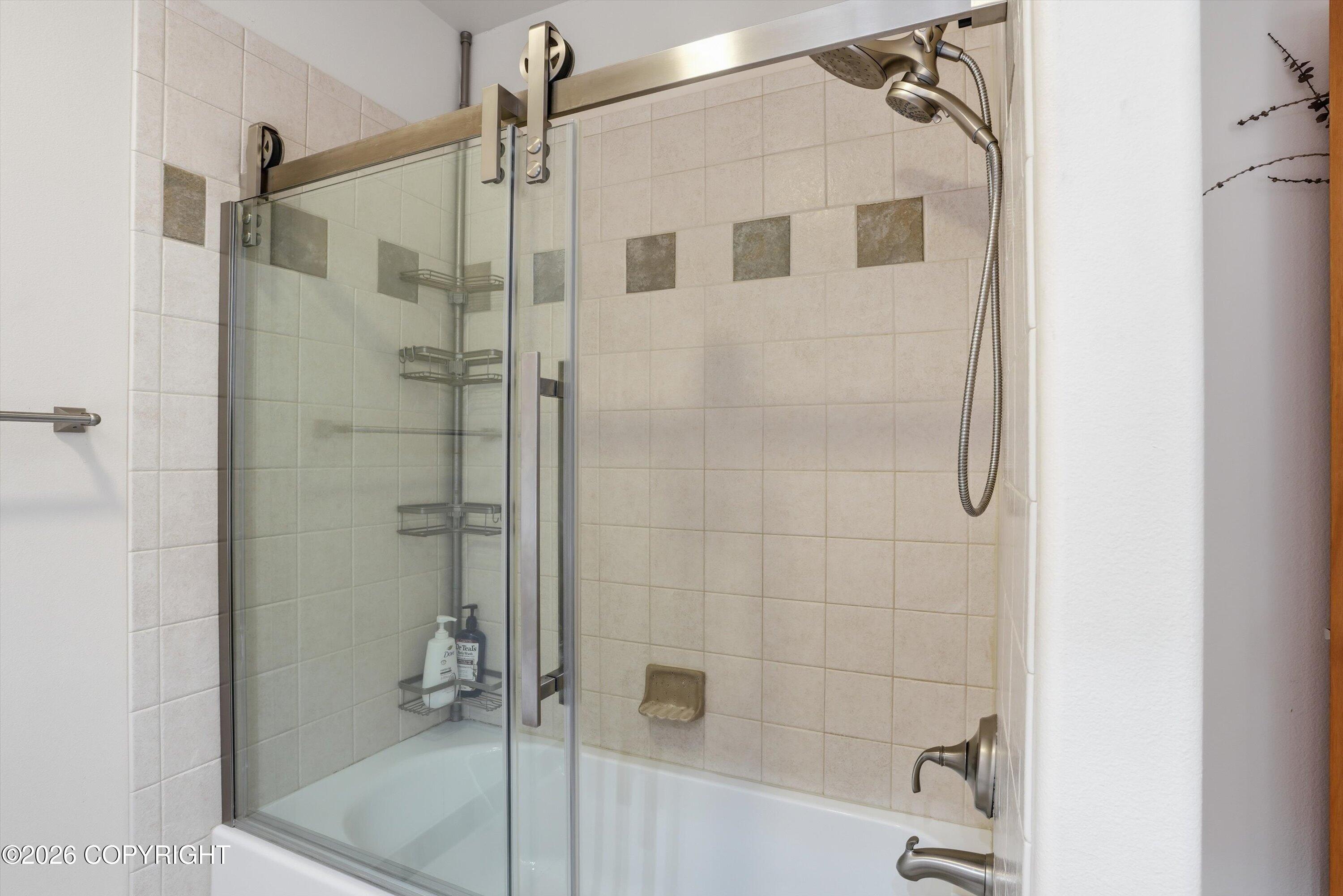 8115 N Highlander Loop