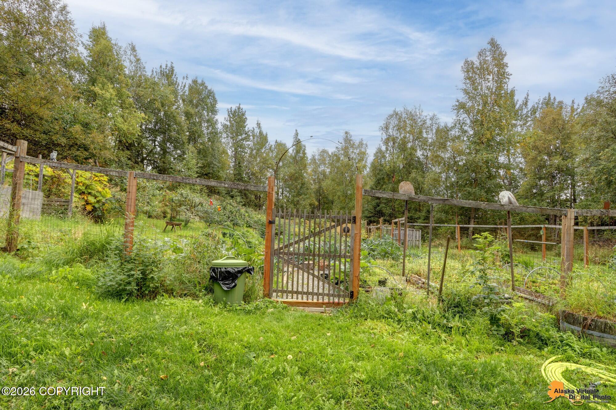 4905 DeArmoun Road