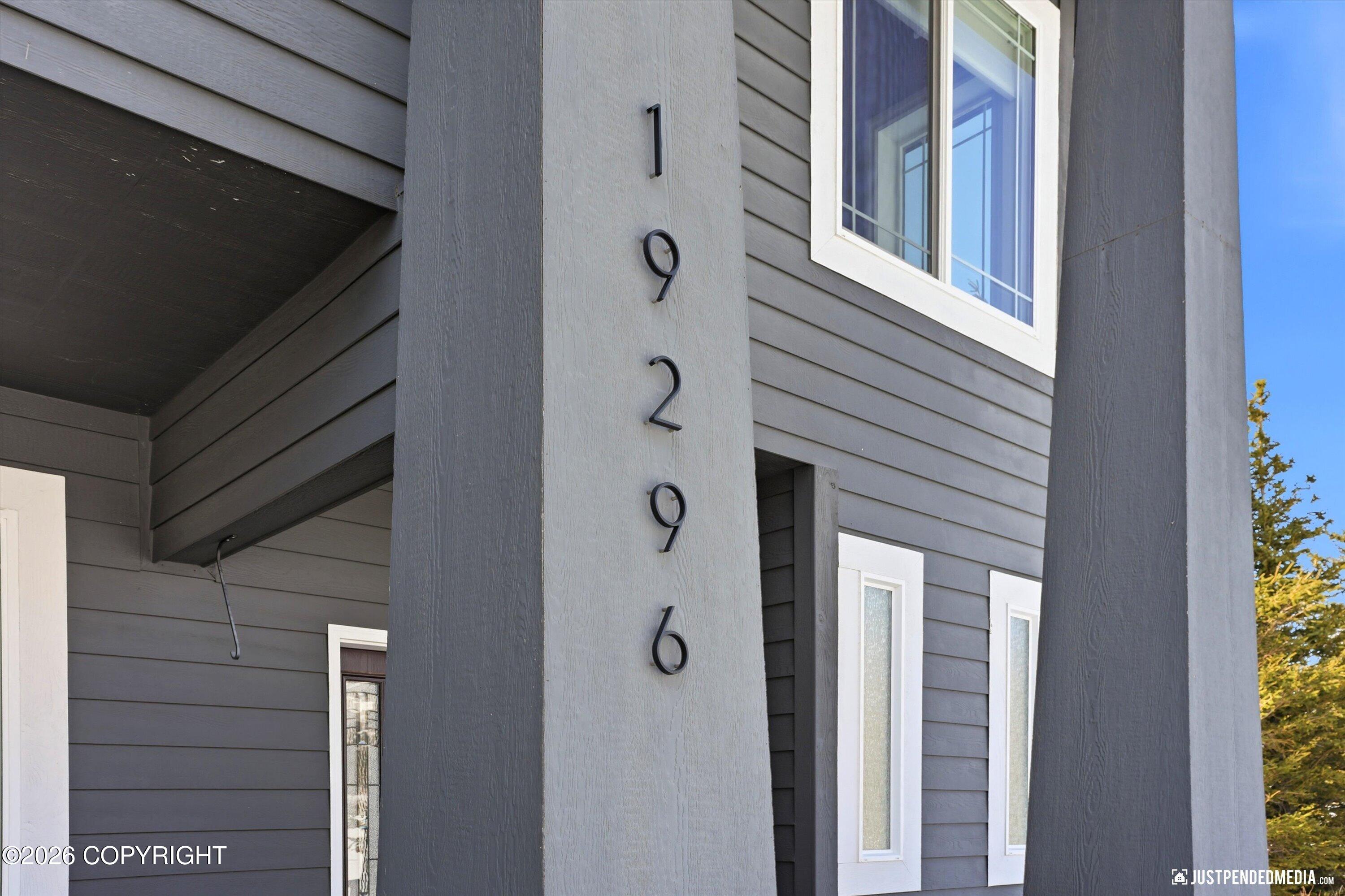 19296 Potter Highlands Drive