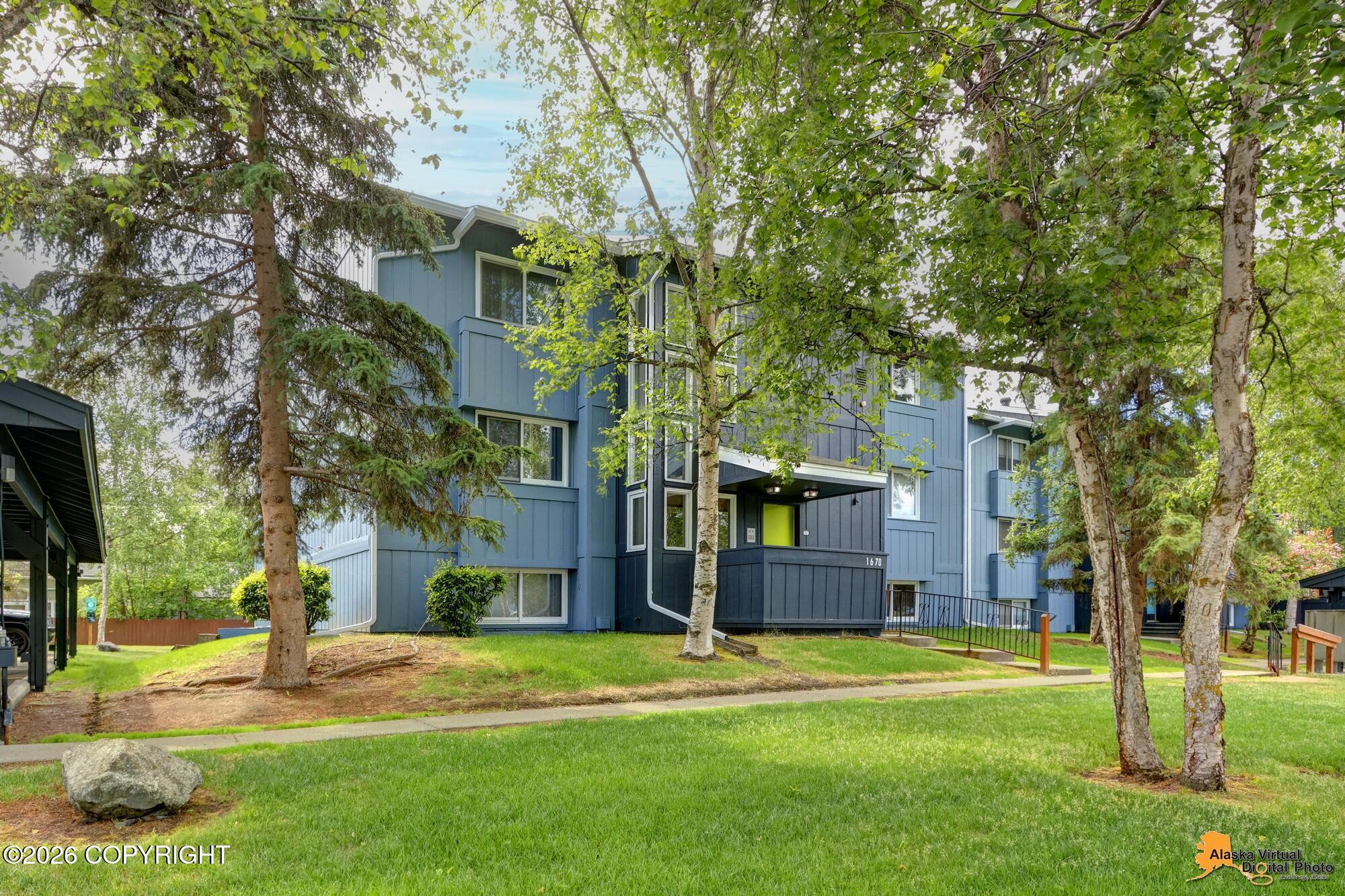 1670 Eastridge Drive # 302 Unit: #302