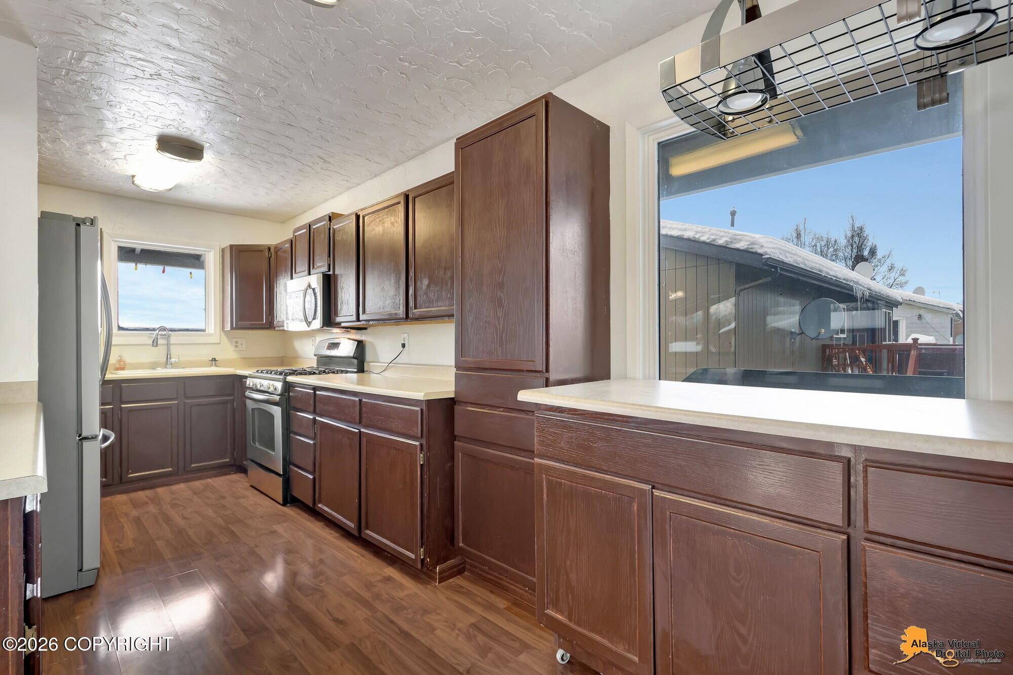 1153 W 71st Court
