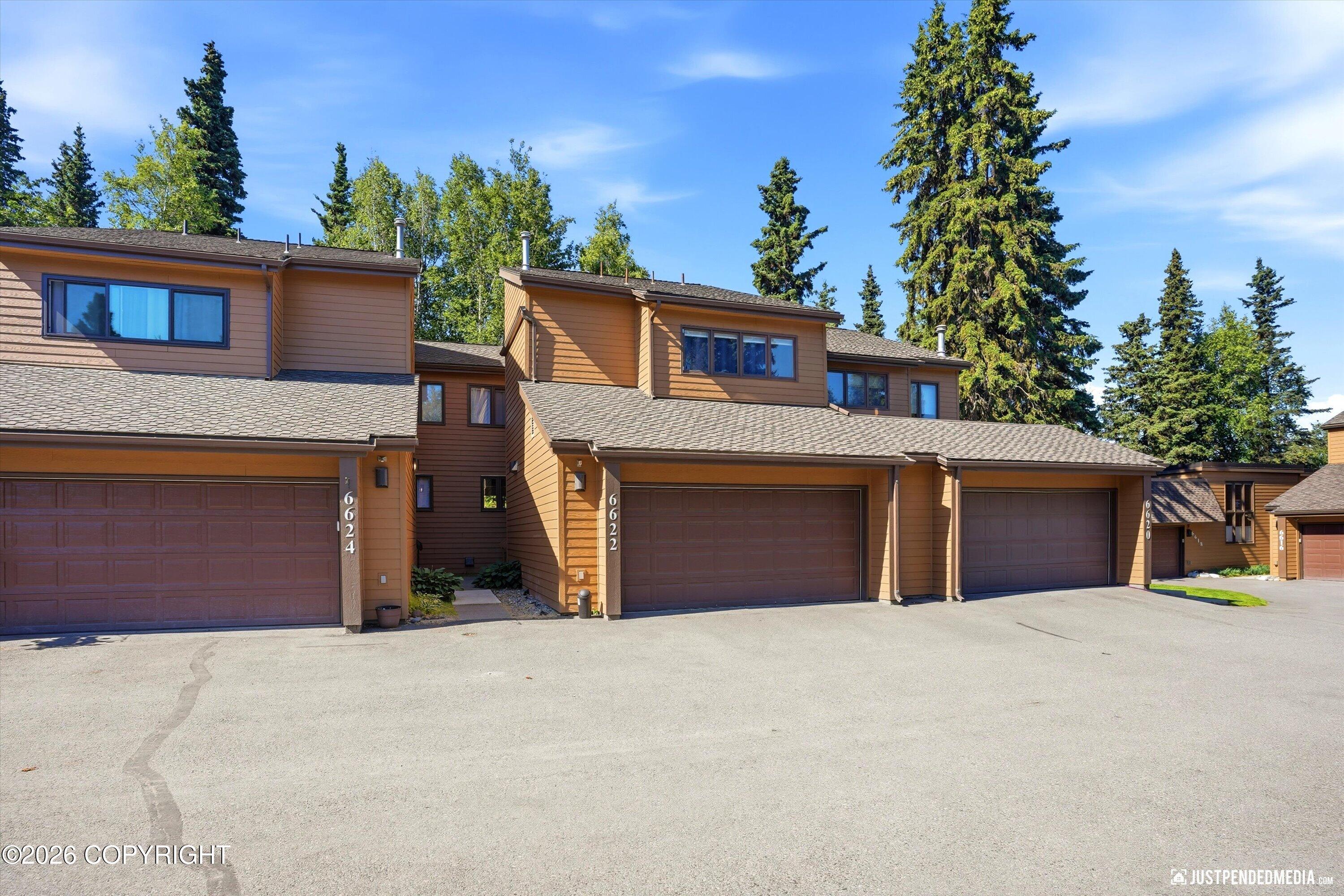 6622 Lakeway Drive