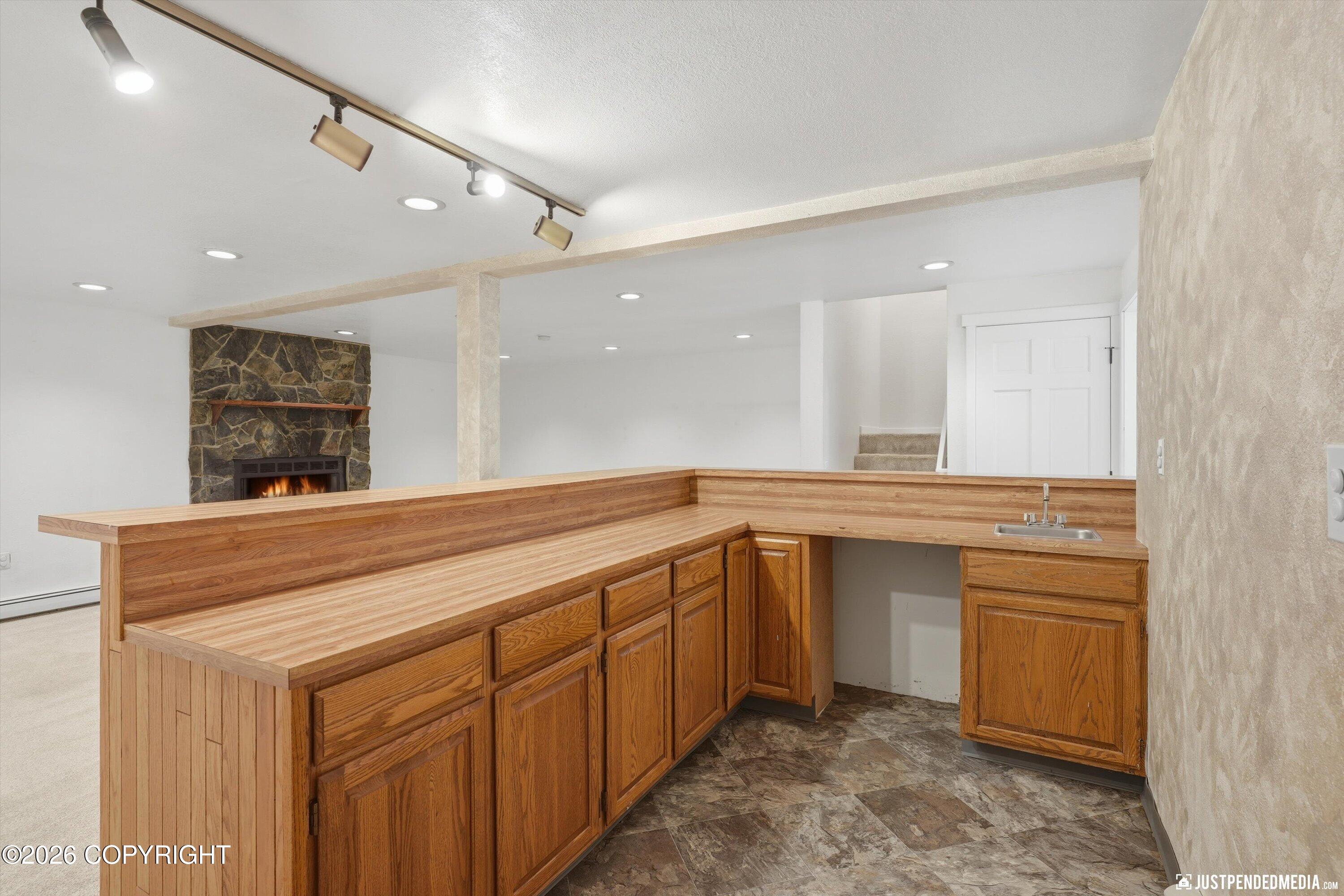 6622 Lakeway Drive