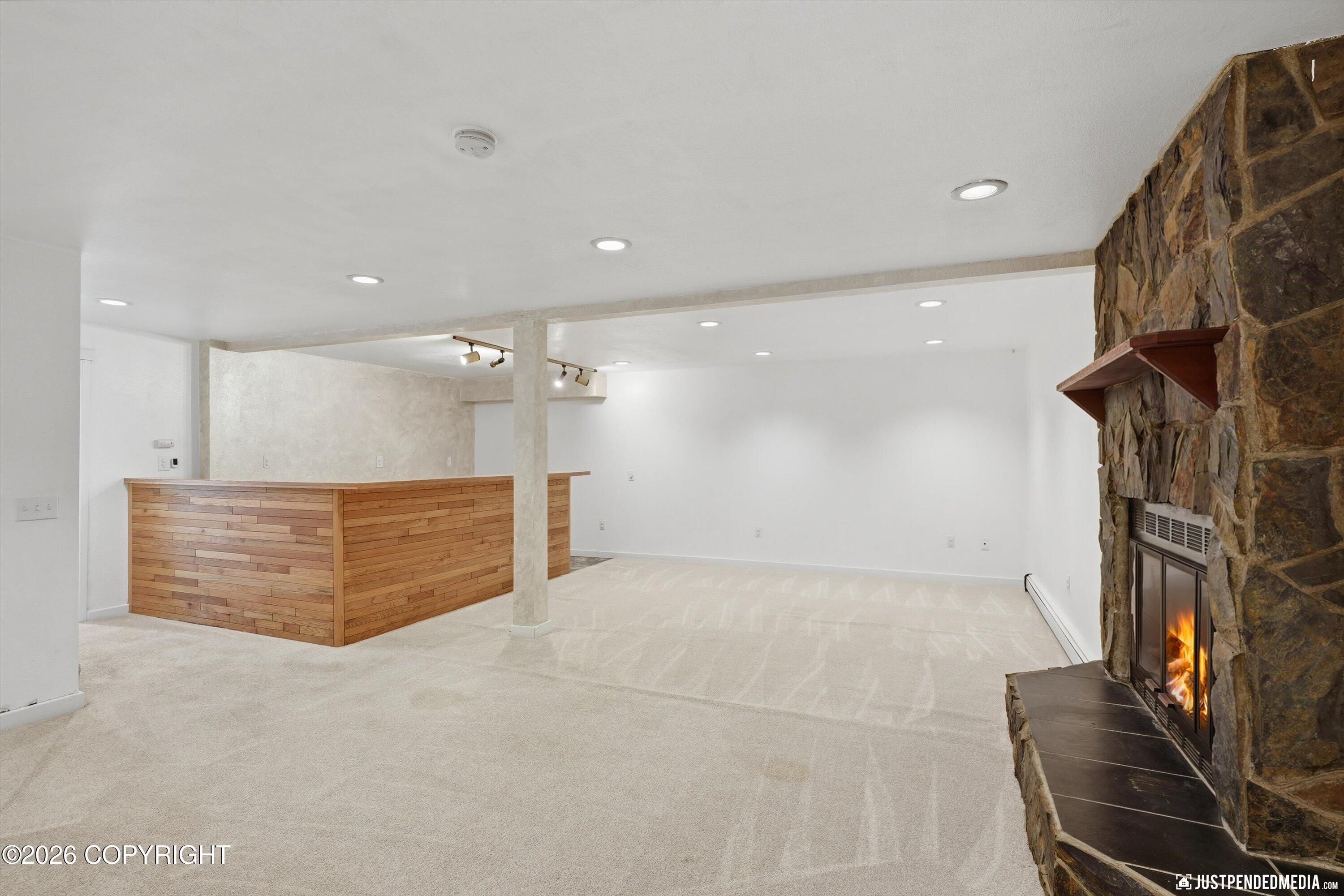 6622 Lakeway Drive