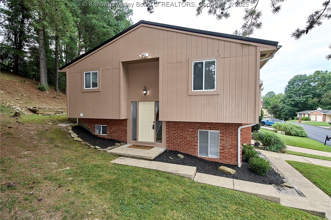 121 Woodbridge Drive