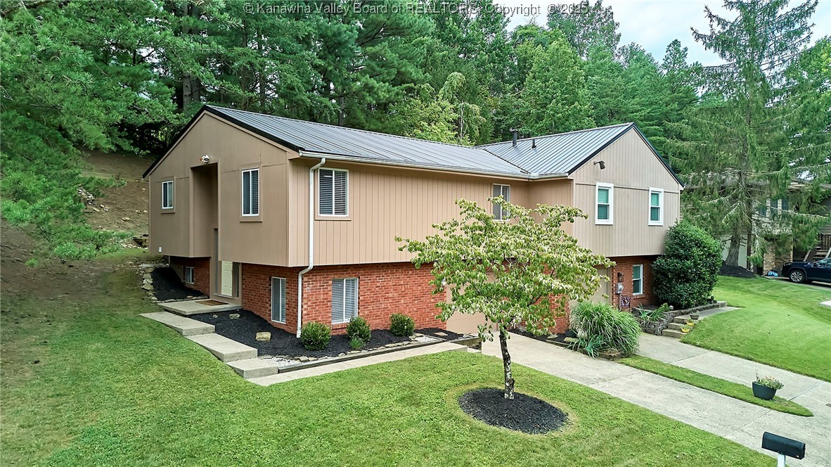 121 Woodbridge Drive