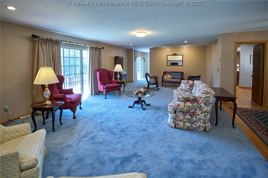 402 Highlawn Drive