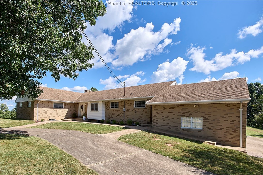 402 Highlawn Drive