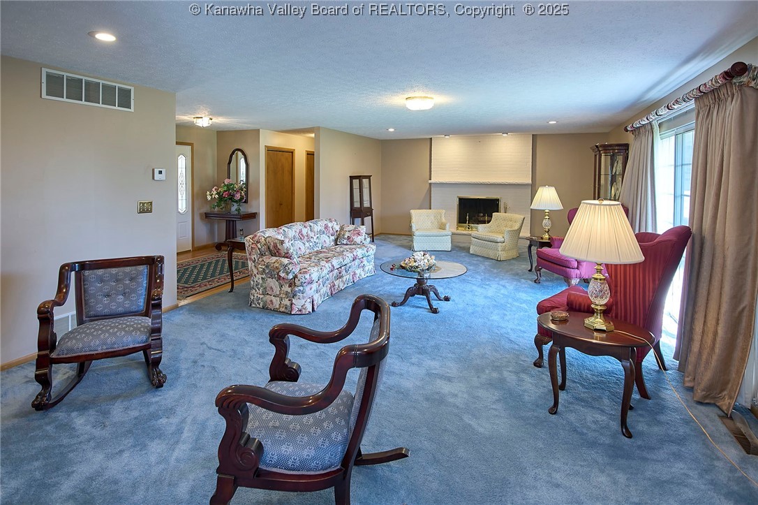 402 Highlawn Drive
