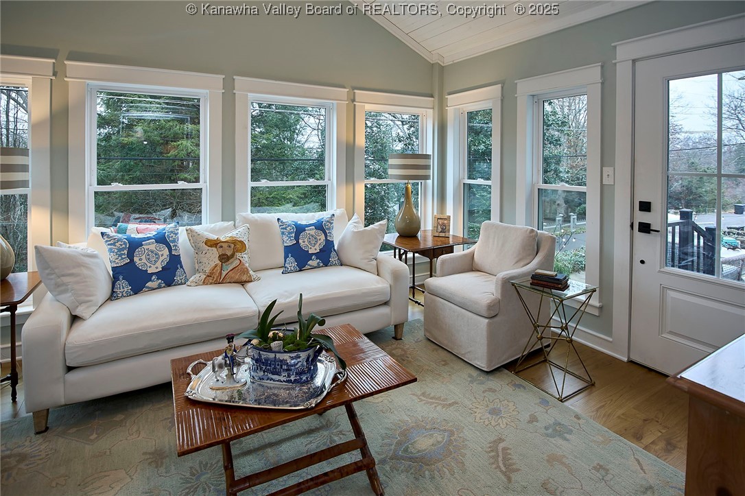 918 Lower Ridgeway Road