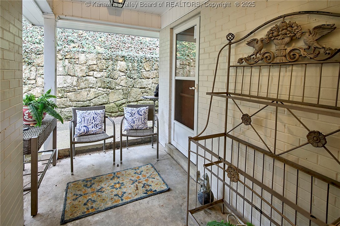 918 Lower Ridgeway Road