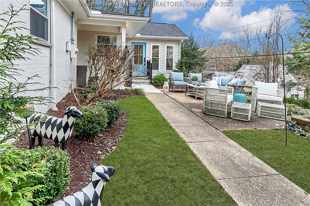 918 Lower Ridgeway Road