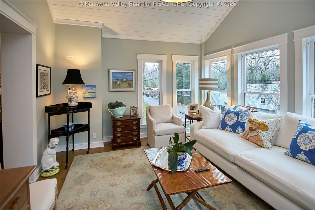 918 Lower Ridgeway Road