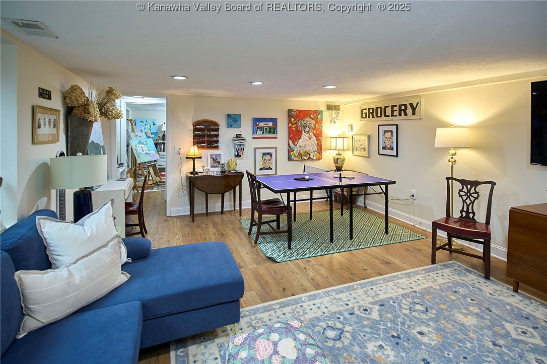 918 Lower Ridgeway Road