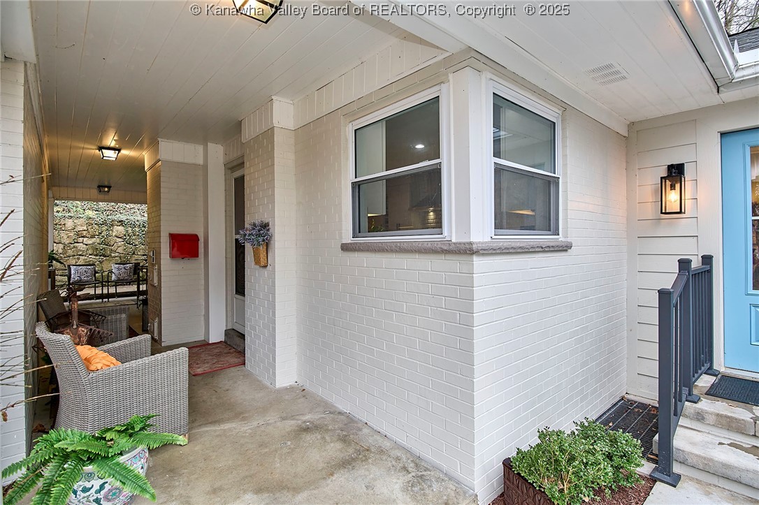 918 Lower Ridgeway Road