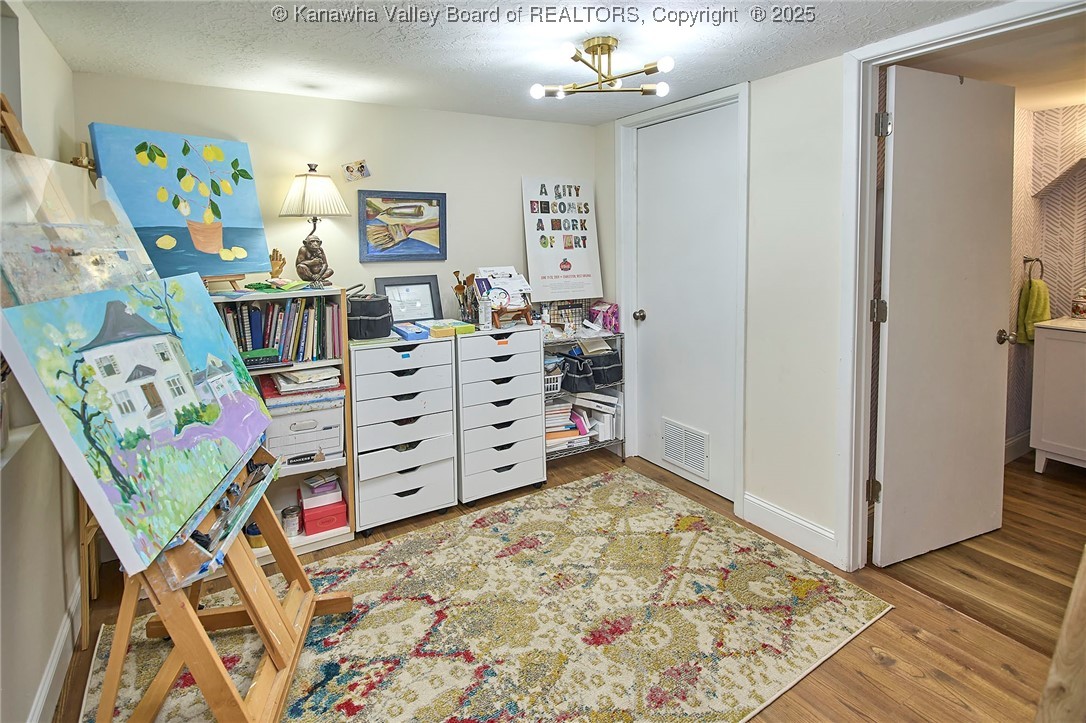 918 Lower Ridgeway Road