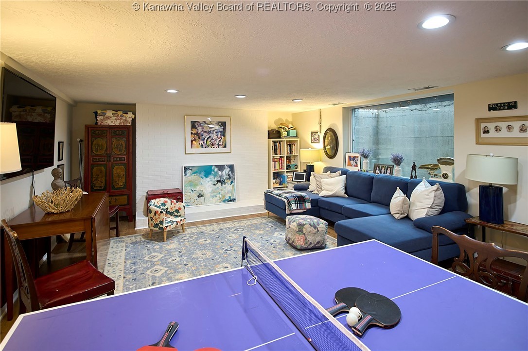 918 Lower Ridgeway Road