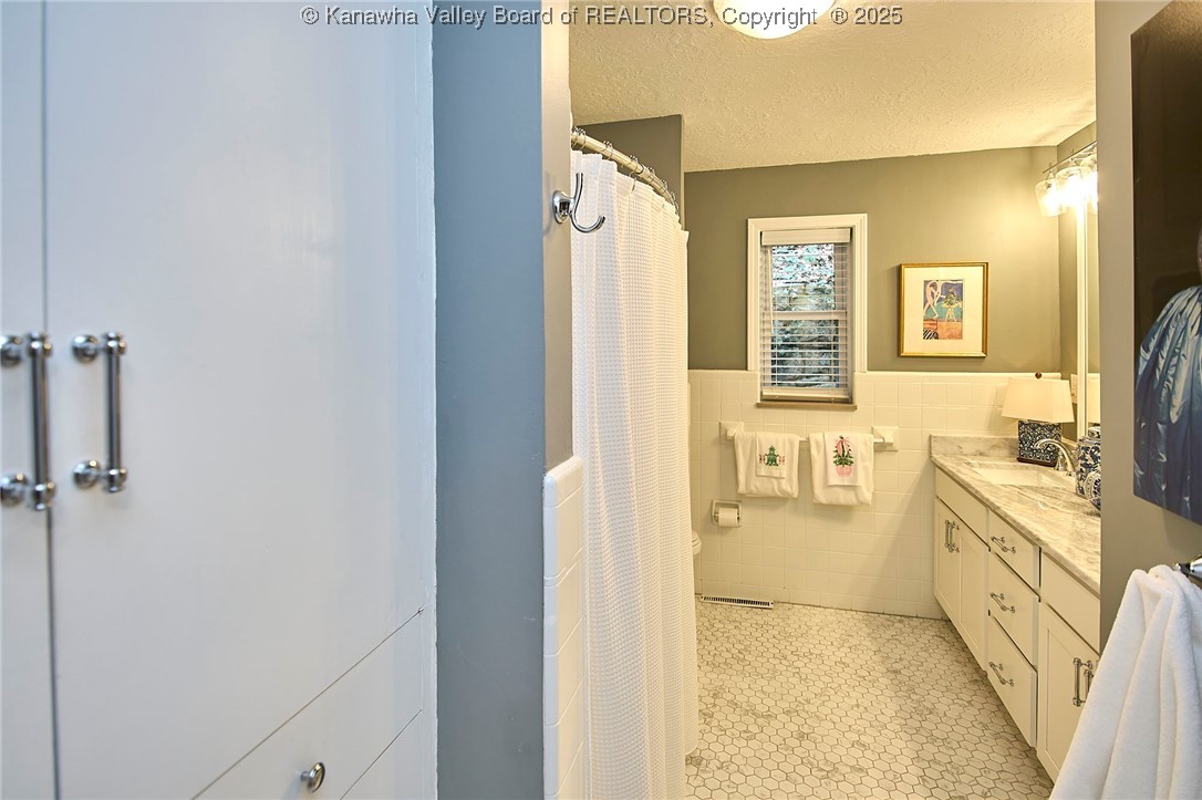 918 Lower Ridgeway Road