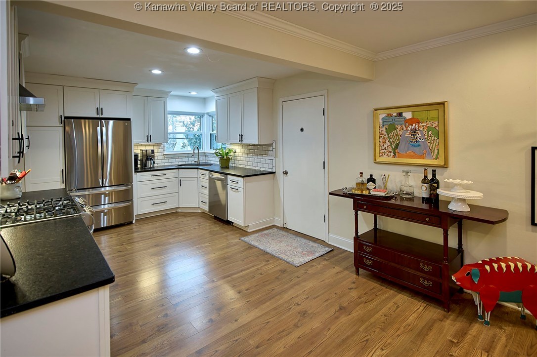 918 Lower Ridgeway Road