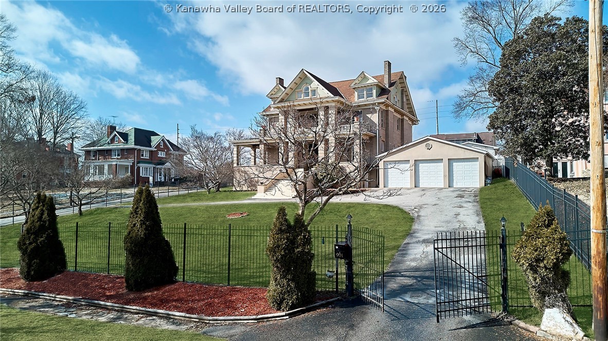 901 Edgewood Drive