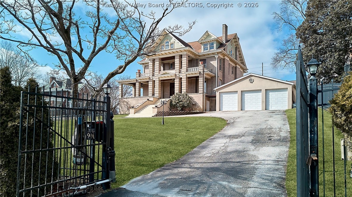901 Edgewood Drive