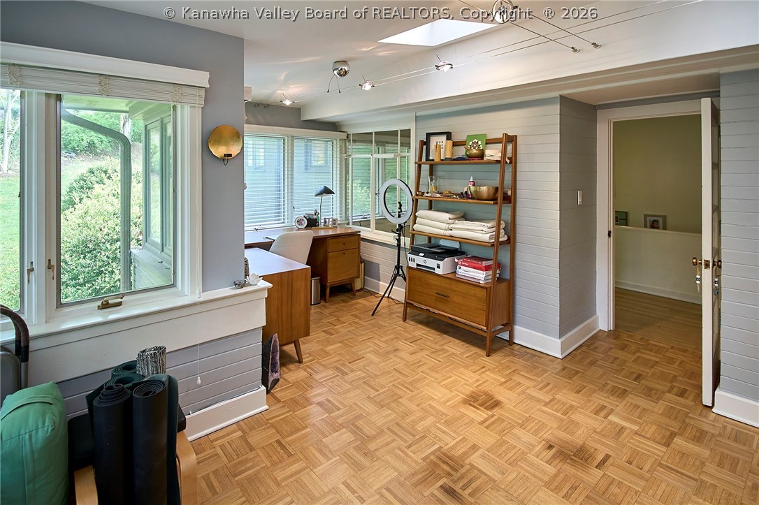 68 Abney Circle N