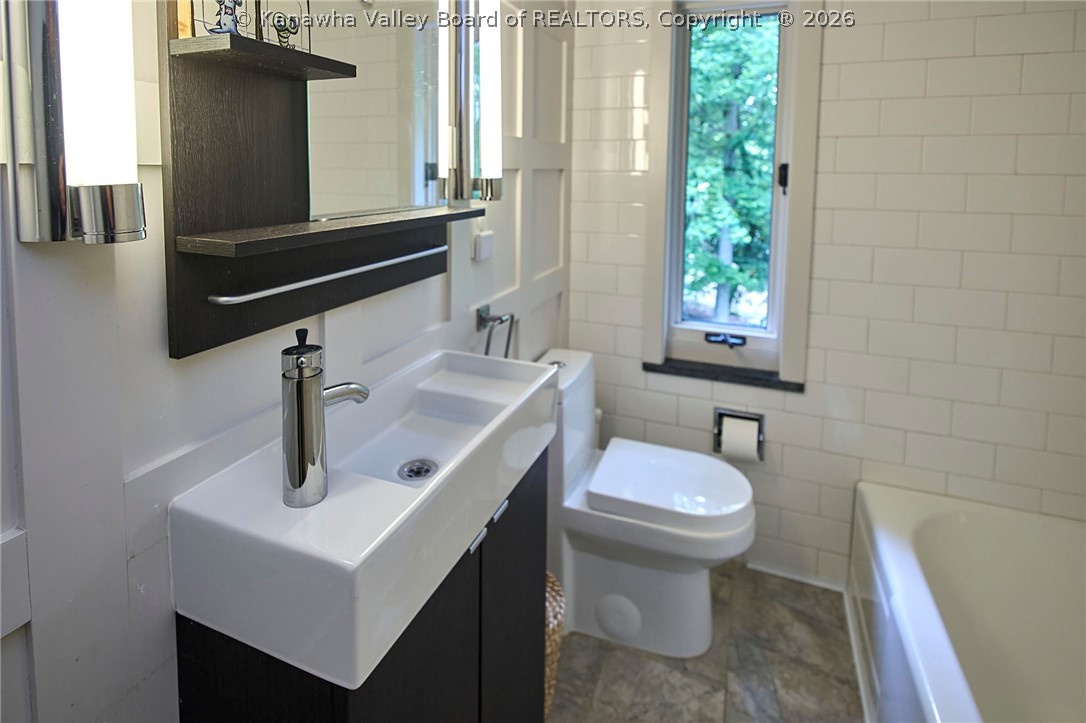 68 Abney Circle N