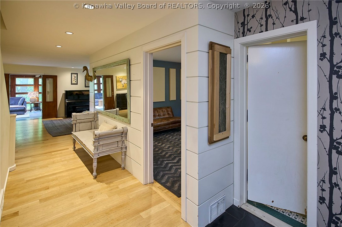 68 Abney Circle N