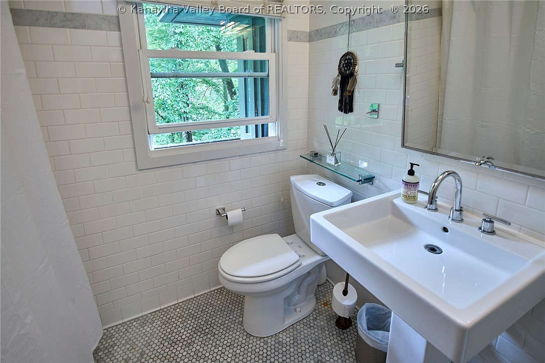 68 Abney Circle N
