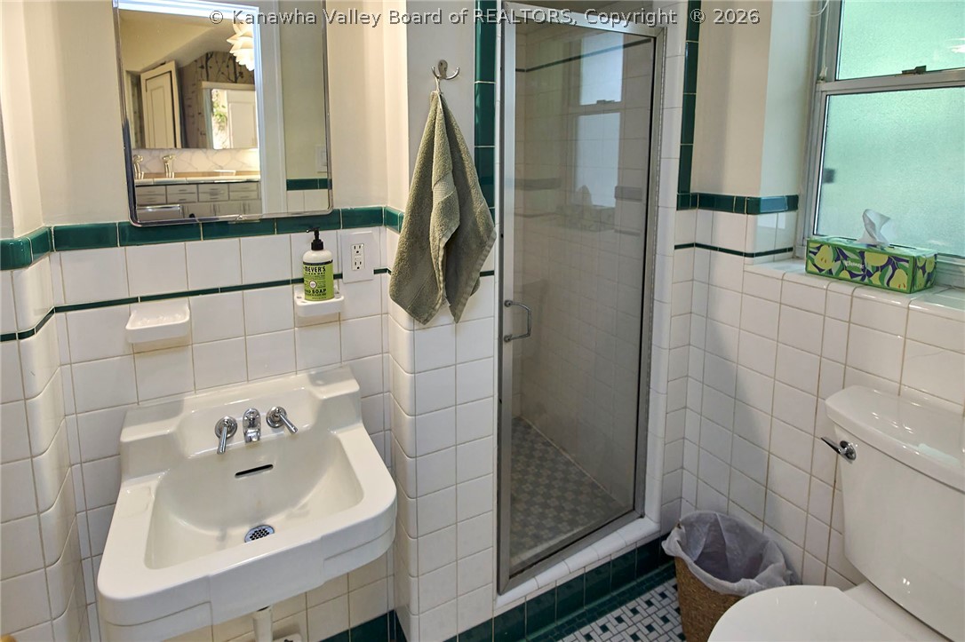 68 Abney Circle N
