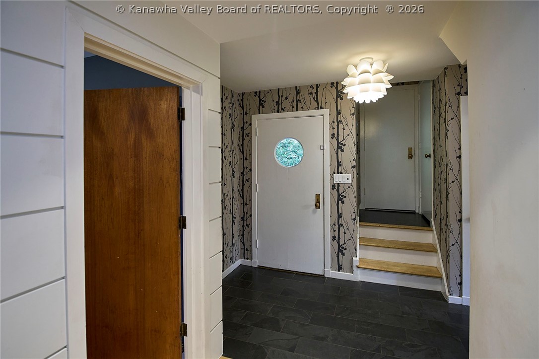 68 Abney Circle N