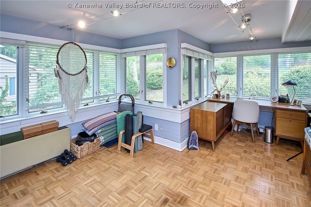 68 Abney Circle N