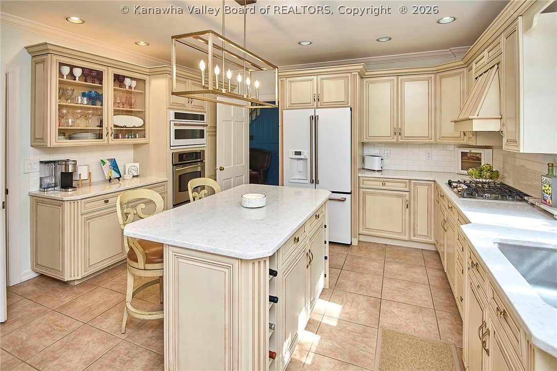 1411 Meadowcrest Drive