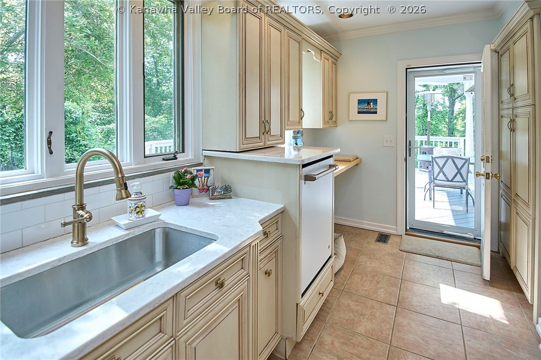 1411 Meadowcrest Drive