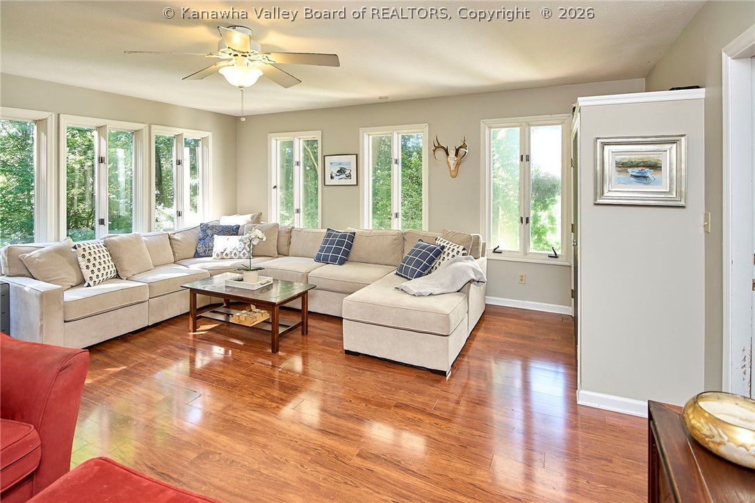 909 Chestnut Road