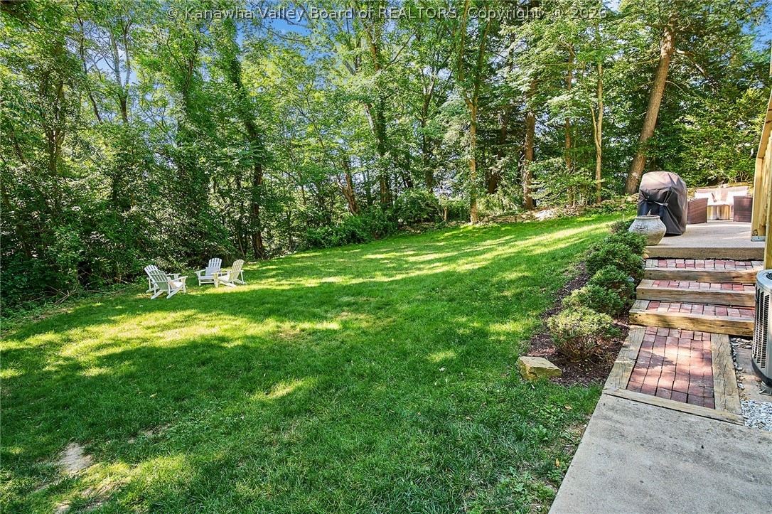 909 Chestnut Road