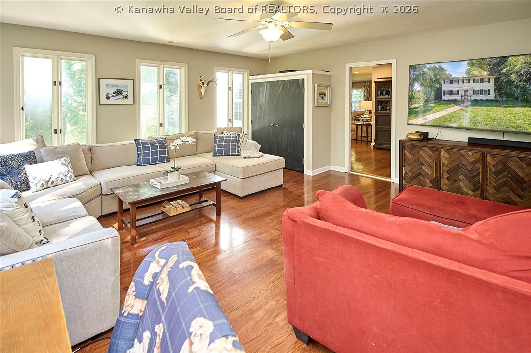 909 Chestnut Road