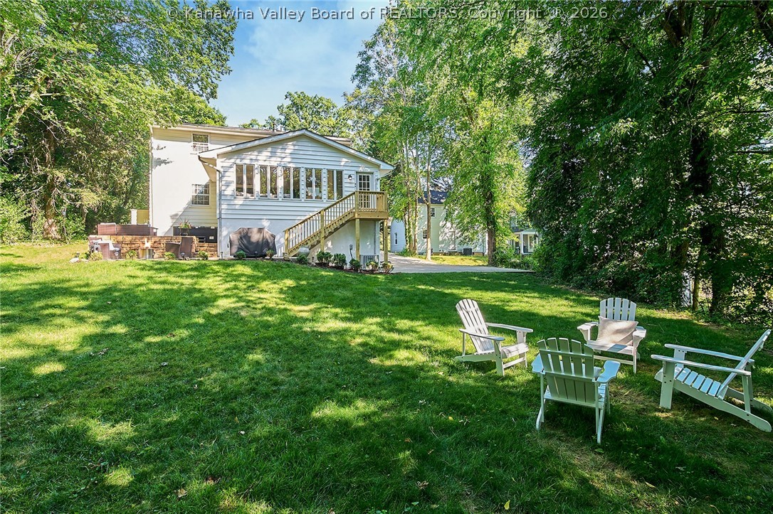 909 Chestnut Road