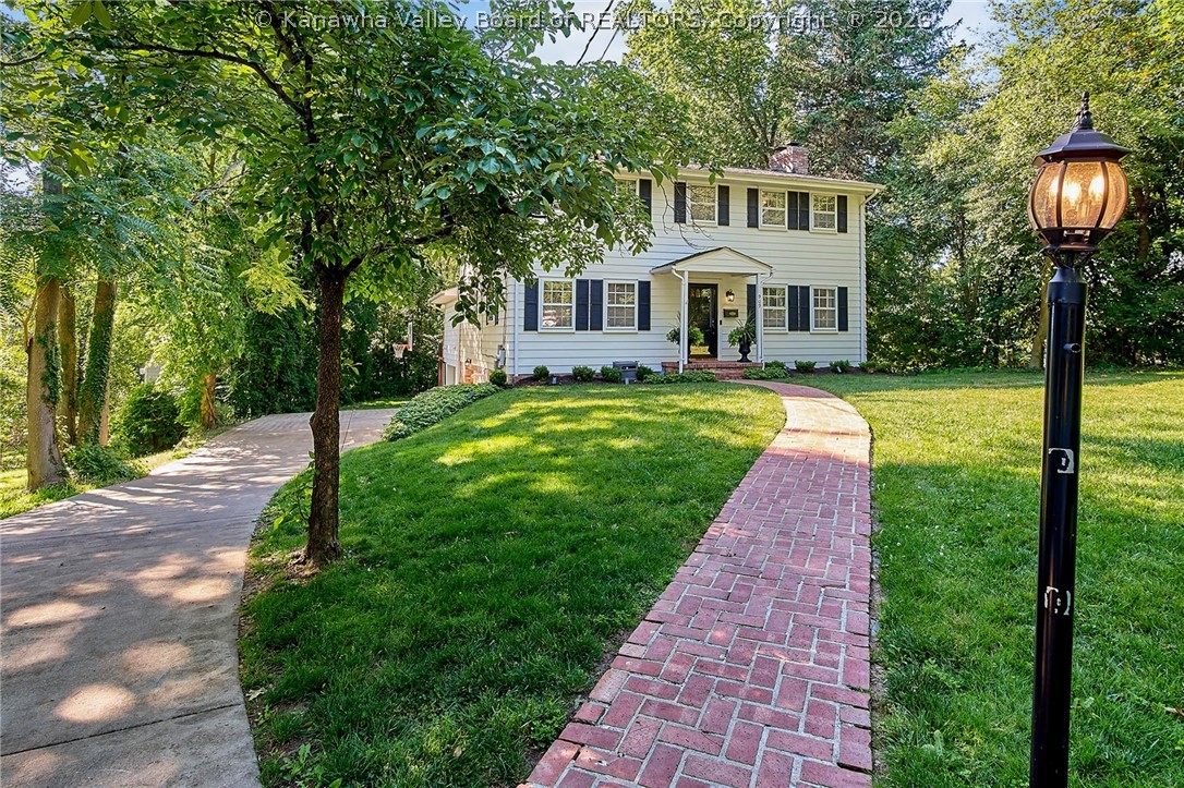909 Chestnut Road