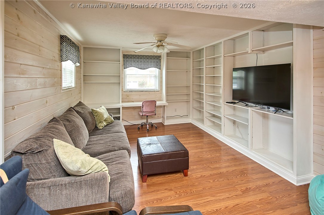 2024 Parkwood Road