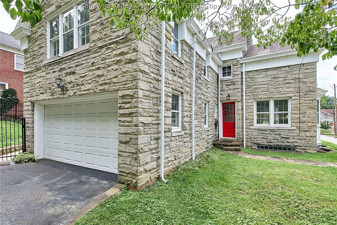 1017 Edgewood Drive