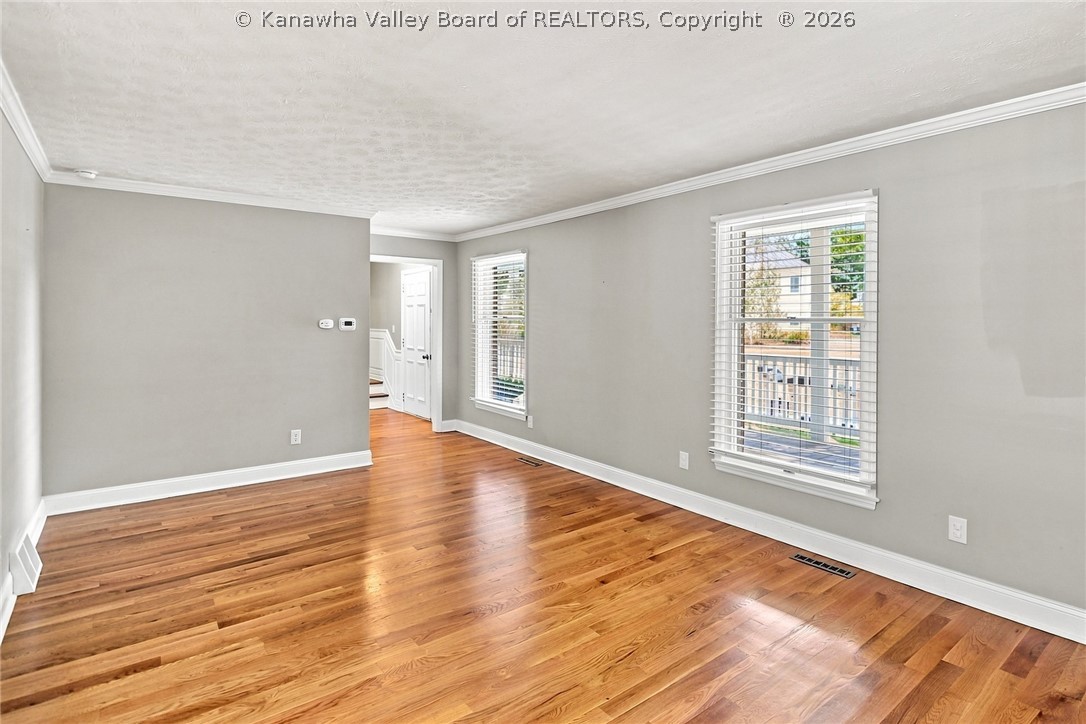 11 Carriage Road