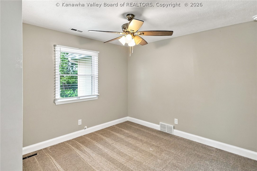 11 Carriage Road