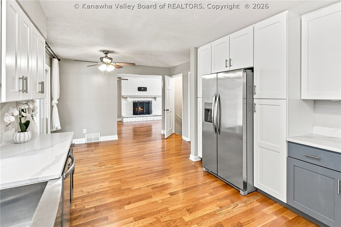 11 Carriage Road