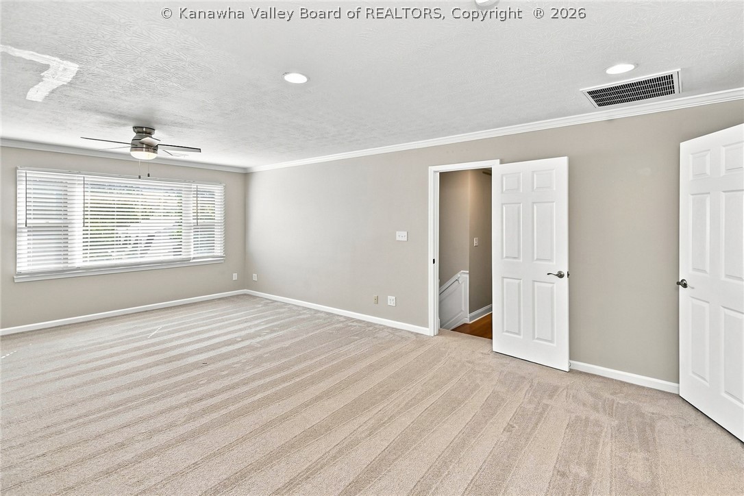 11 Carriage Road